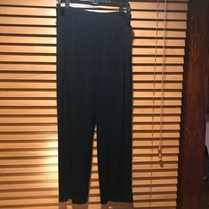 Chicos sz 2 Short travelers pants